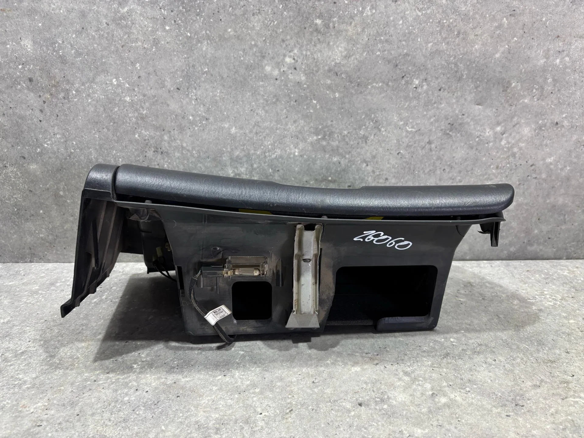 Бардачок Hyundai Sonata 4 рест. EF 2005 - миниатюра 7