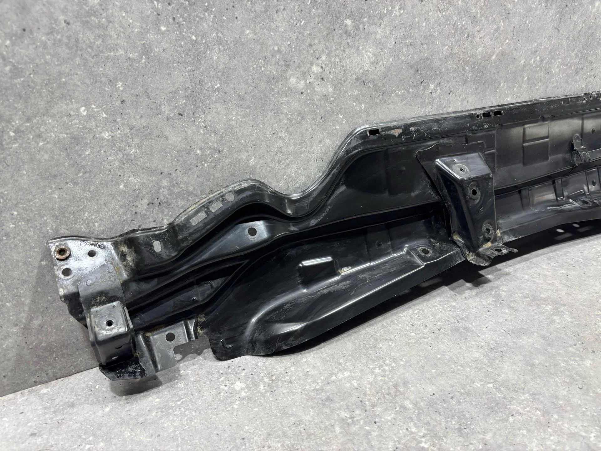 Водосток капота Toyota Avensis 3 T270 ADT270 2010 - миниатюра 2