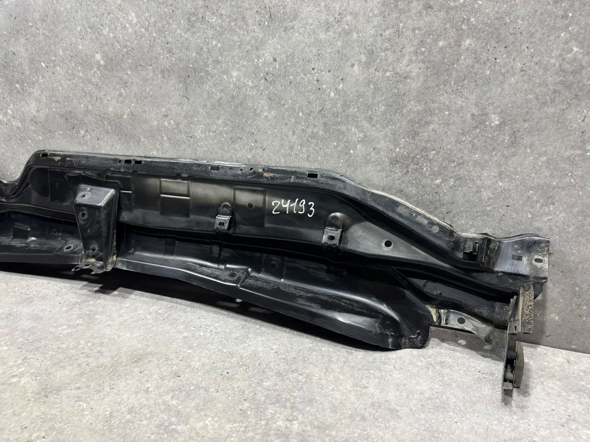 Водосток капота Toyota Avensis 3 T270 ADT270 2010 - миниатюра 3