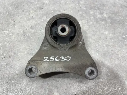 Подушка редуктора Toyota RAV4 3 XA30 ACA30 2008