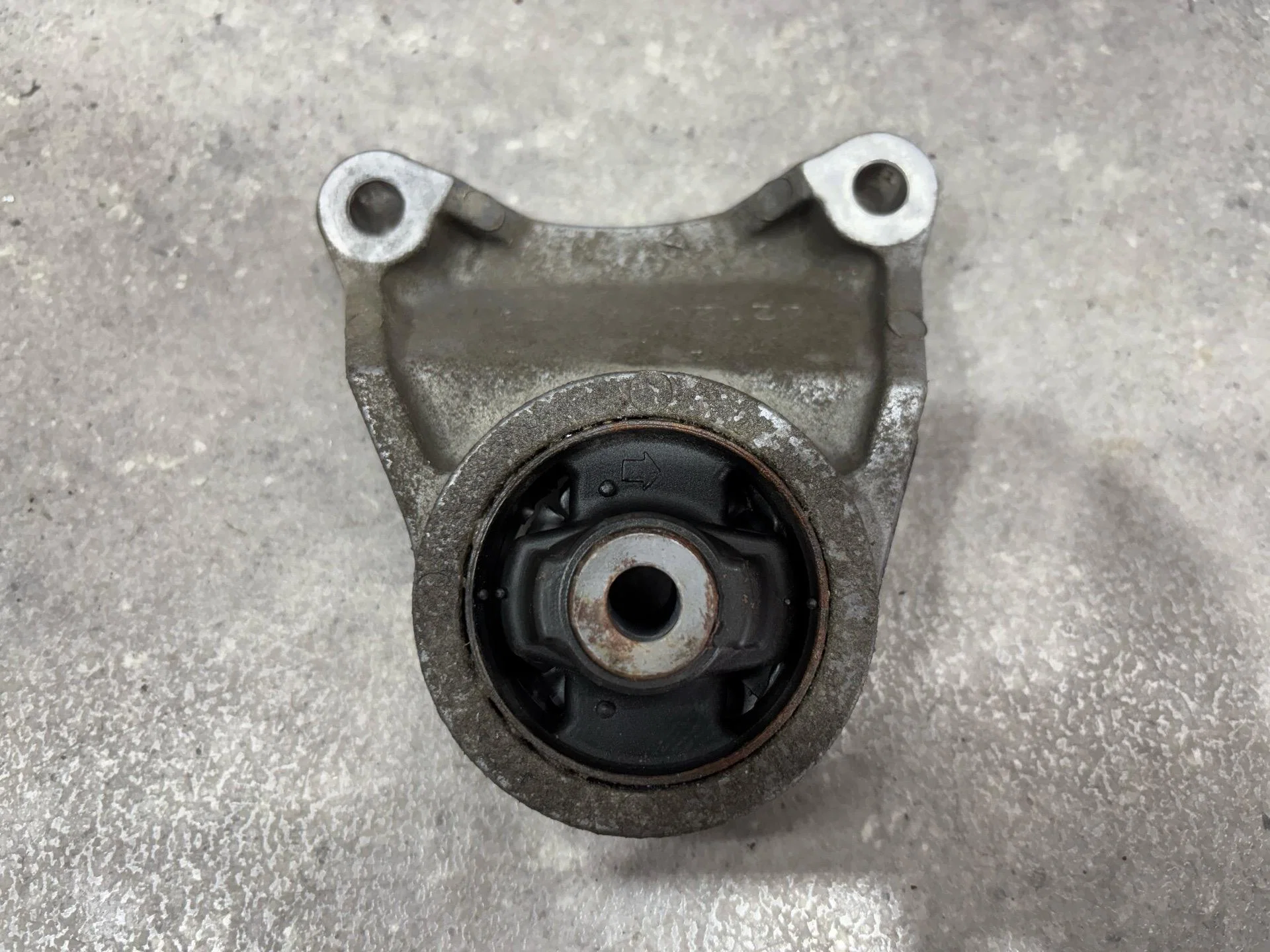 Подушка редуктора Toyota RAV4 3 XA30 ACA30 2008 - миниатюра 3