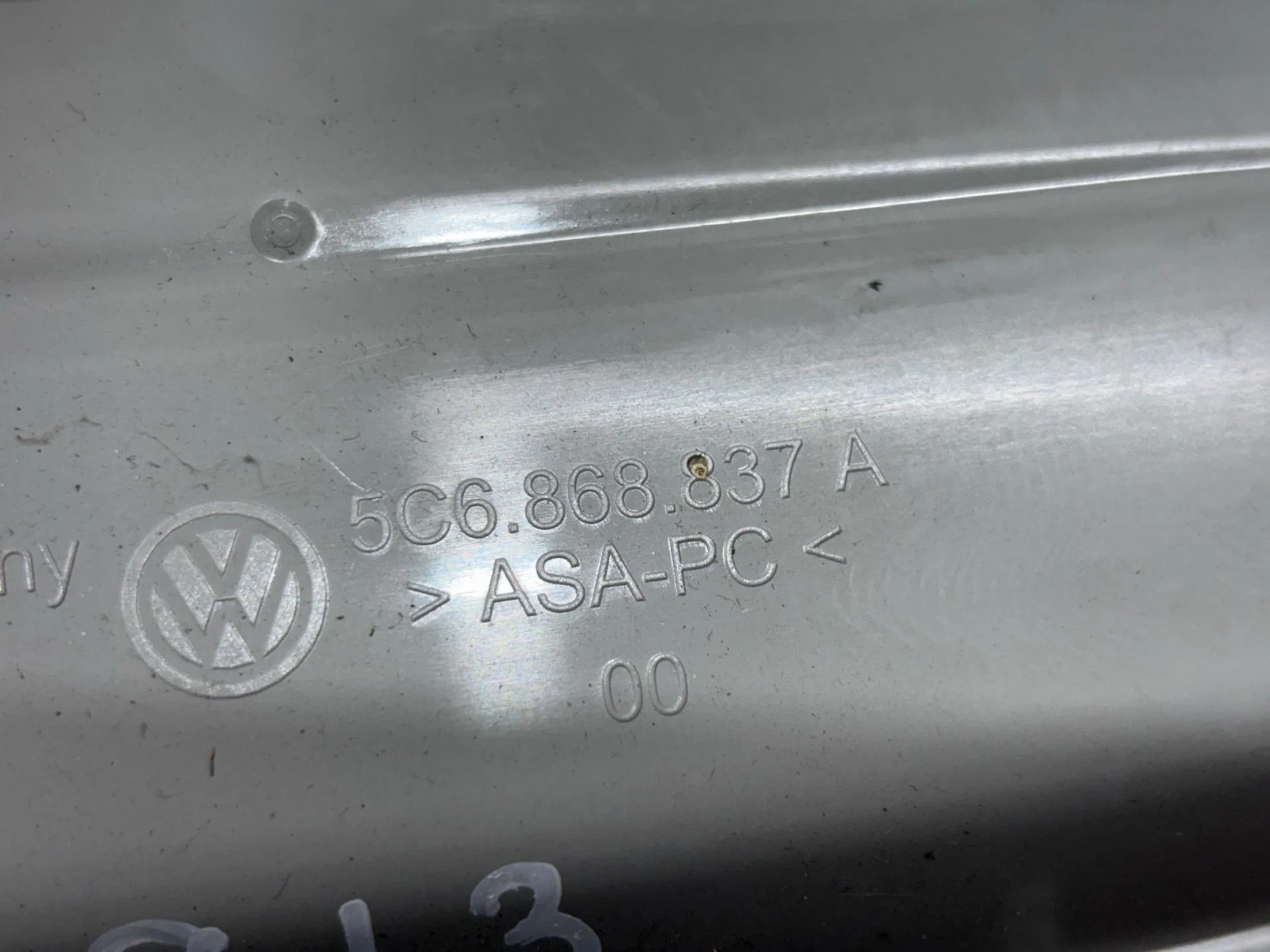 Фонарь салона (плафон) передний Volkswagen Jetta - миниатюра 8