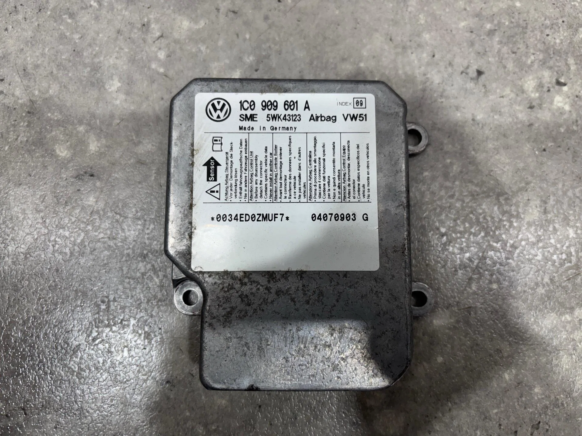 Подушка безопасности водителя Skoda Fabia 1 рест. - миниатюра 5