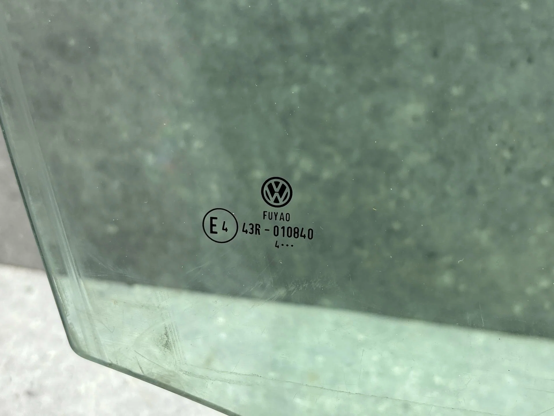 Стекло двери передней правой Volkswagen Polo 5 6C1 - миниатюра 2