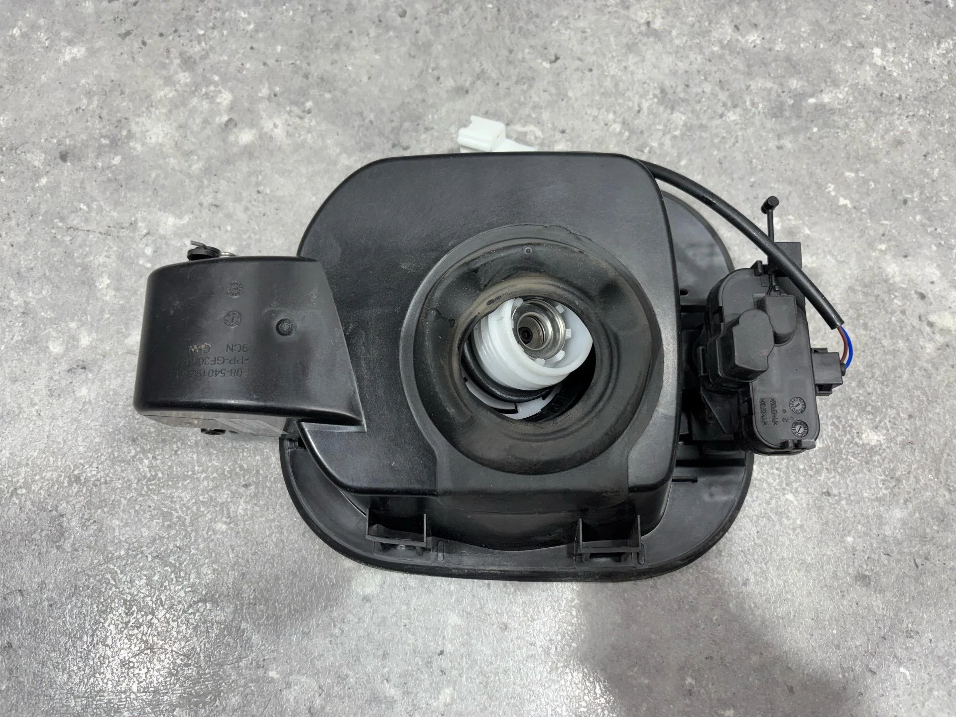 Лючок топливного бака Jetour X90 Plus 1 2023 - миниатюра 4