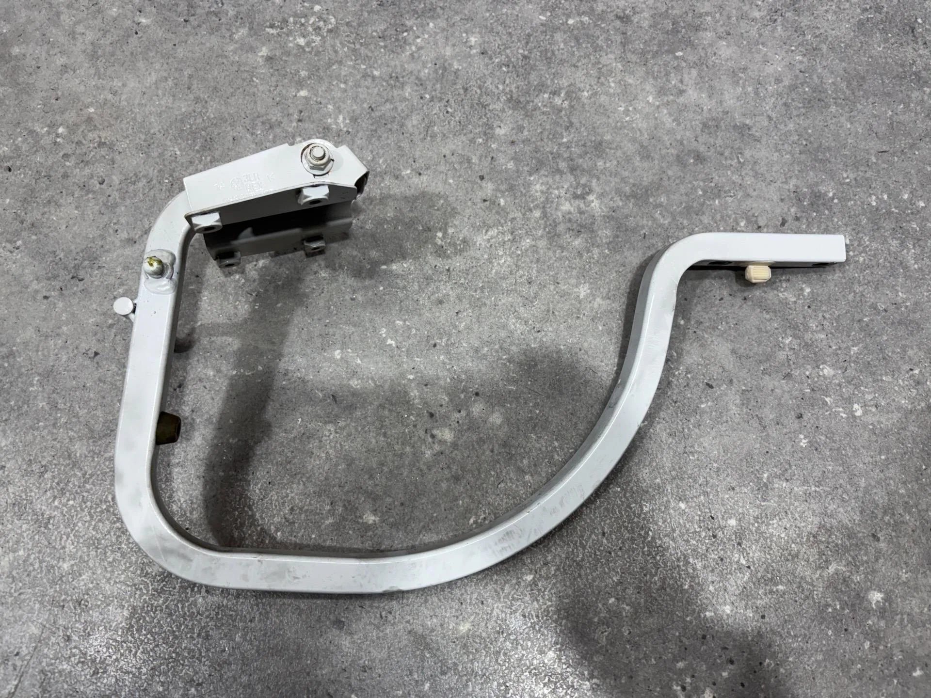 Петля крышки багажника правая Volkswagen Jetta - миниатюра 5