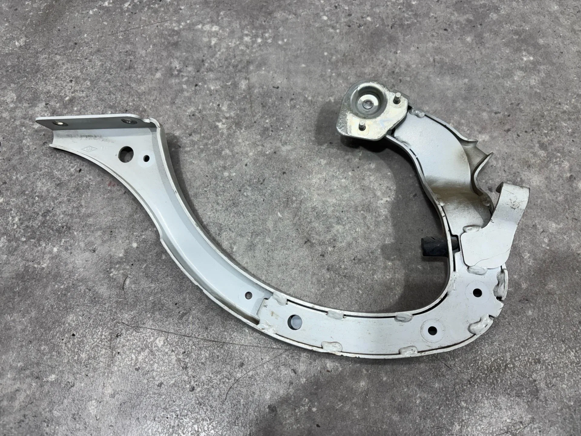 Петля крышки багажника левая Renault Symbol 2 LU01 - миниатюра 3