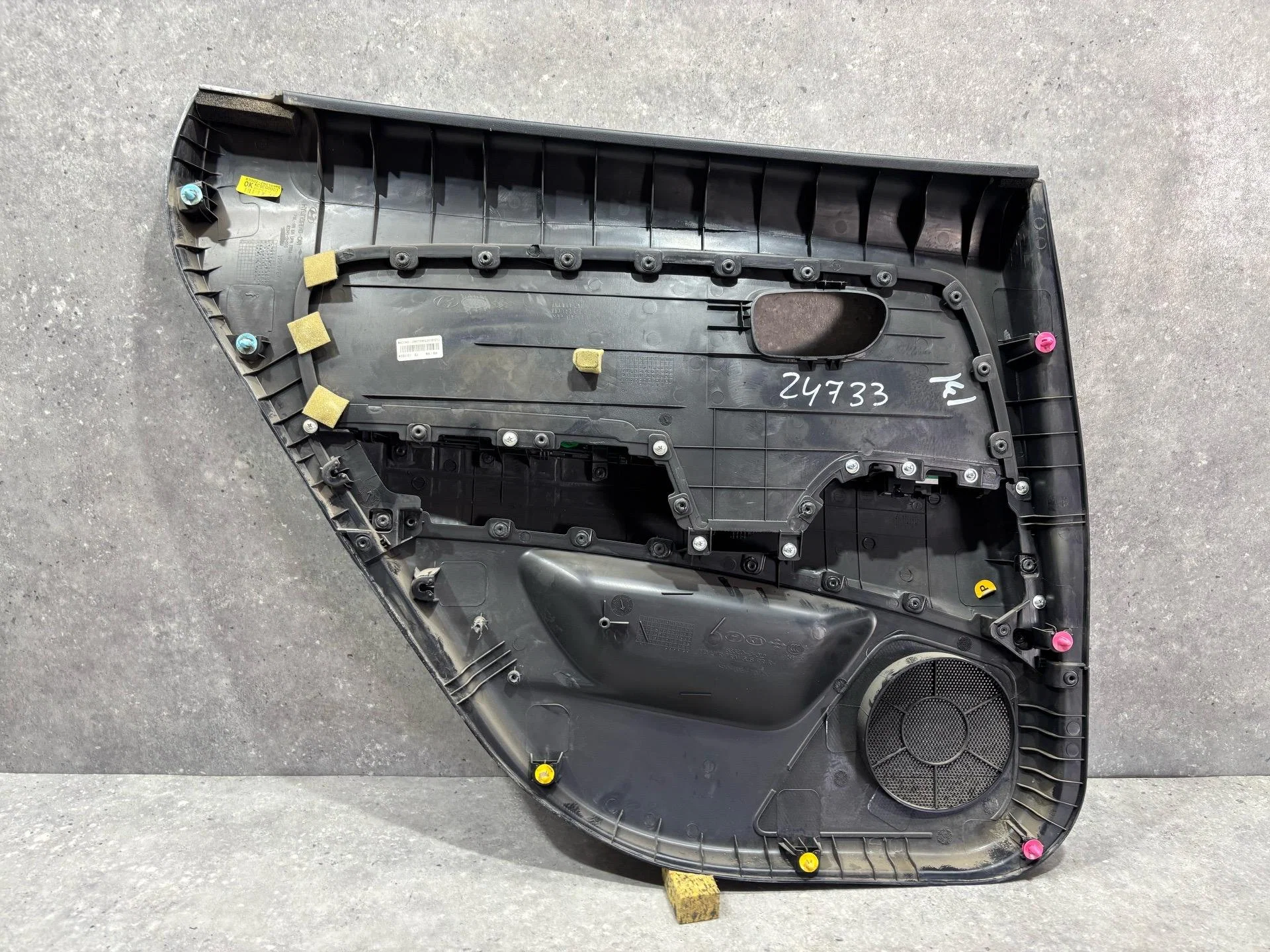 Обшивка двери задней правой Hyundai Elantra 4 HD - миниатюра 7