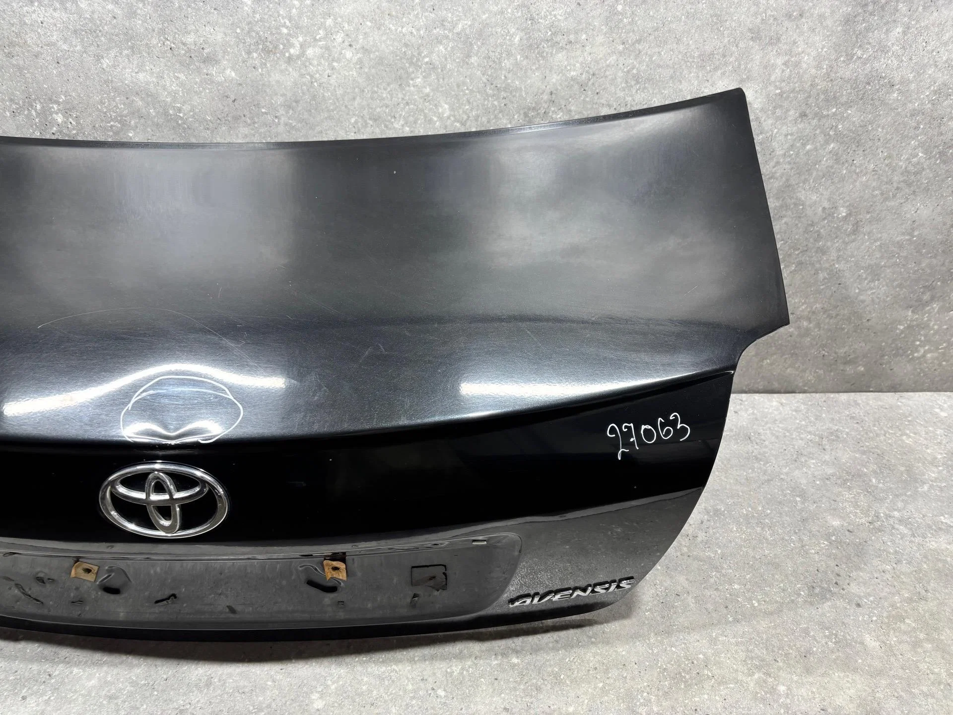 Крышка багажника Toyota Avensis 2 T250 рест. - миниатюра 5