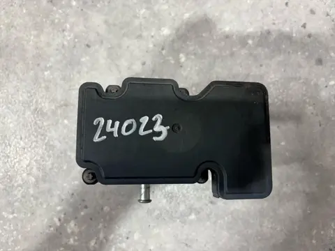 Блок ABS Renault Sandero 2 5S 2017 476600587R