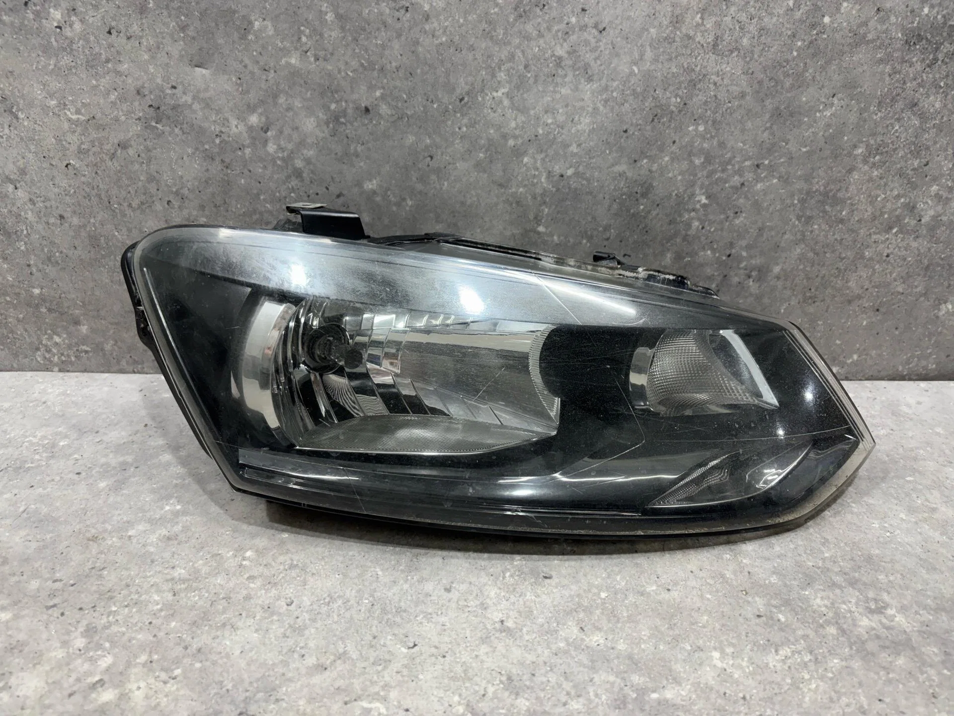 Фара правая Volkswagen Polo 5 6C1 2014 6RU941016 - миниатюра 2