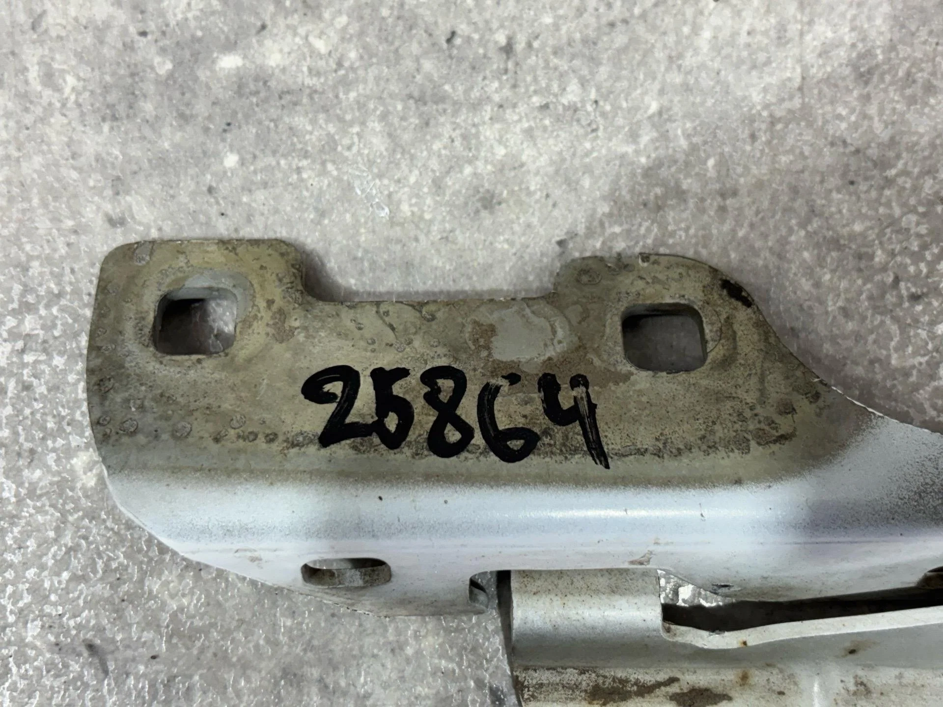 Петля капота левая Renault Symbol 2 LU01 2010 - миниатюра 3