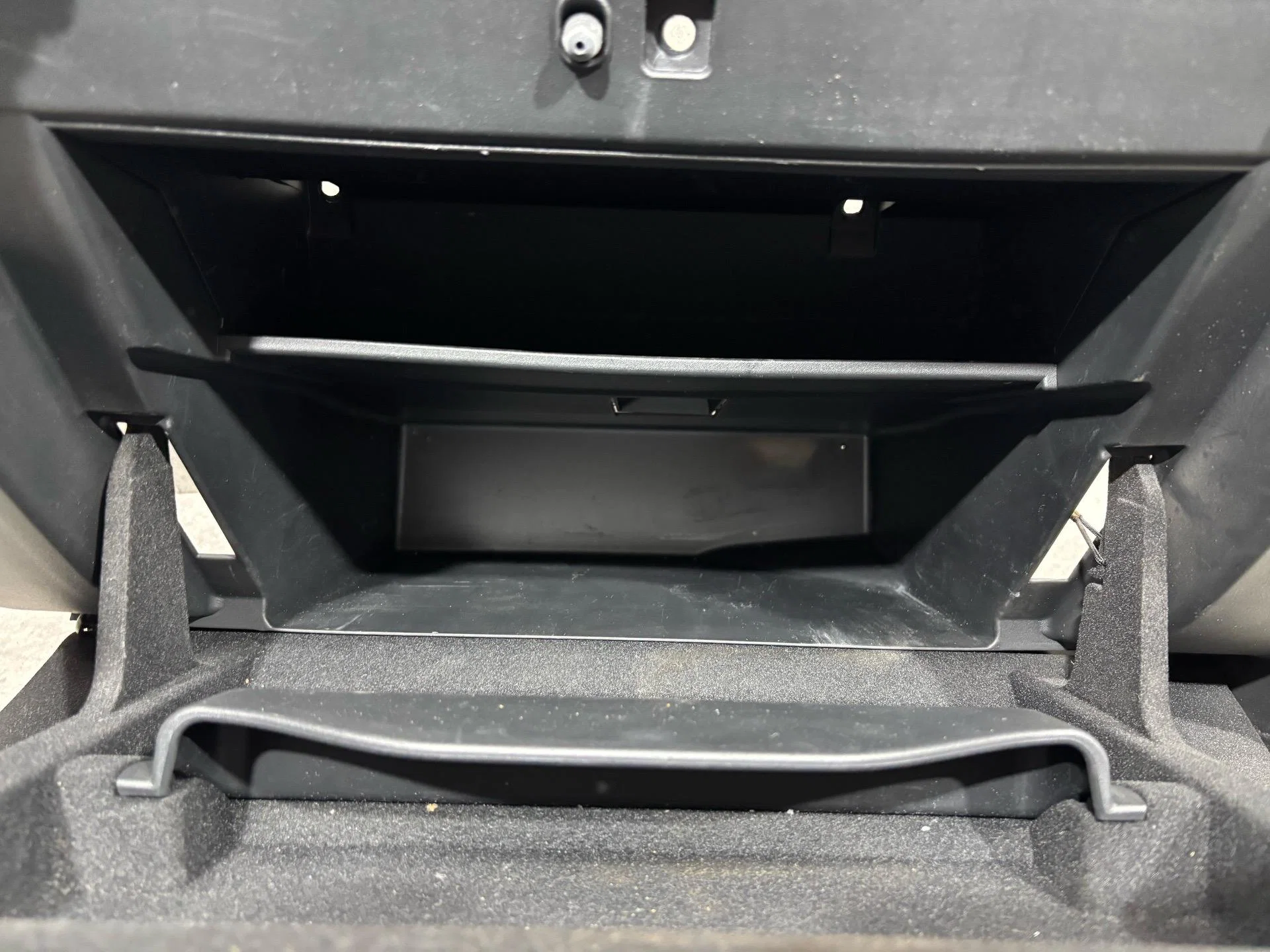 Бардачок Infiniti QX60 1 рест. L50 2019 685103JA0A - миниатюра 4