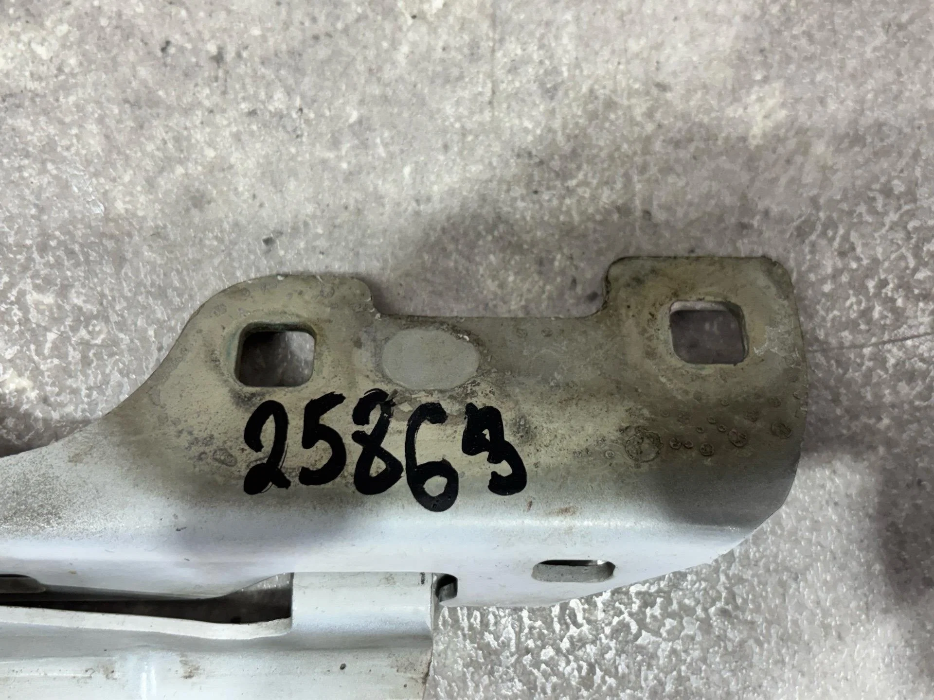 Петля капота правая Renault Symbol 2 LU01 2010 - миниатюра 2