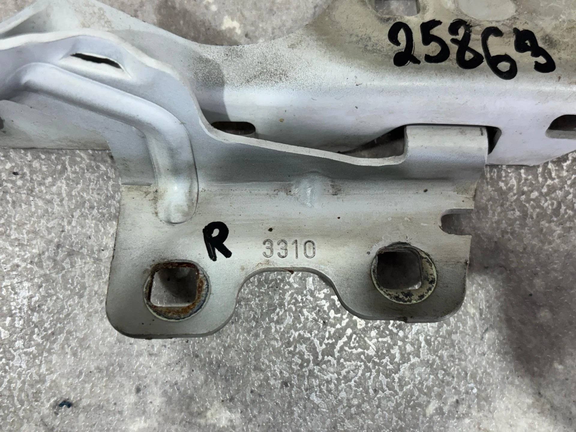 Петля капота правая Renault Symbol 2 LU01 2010 - миниатюра 3