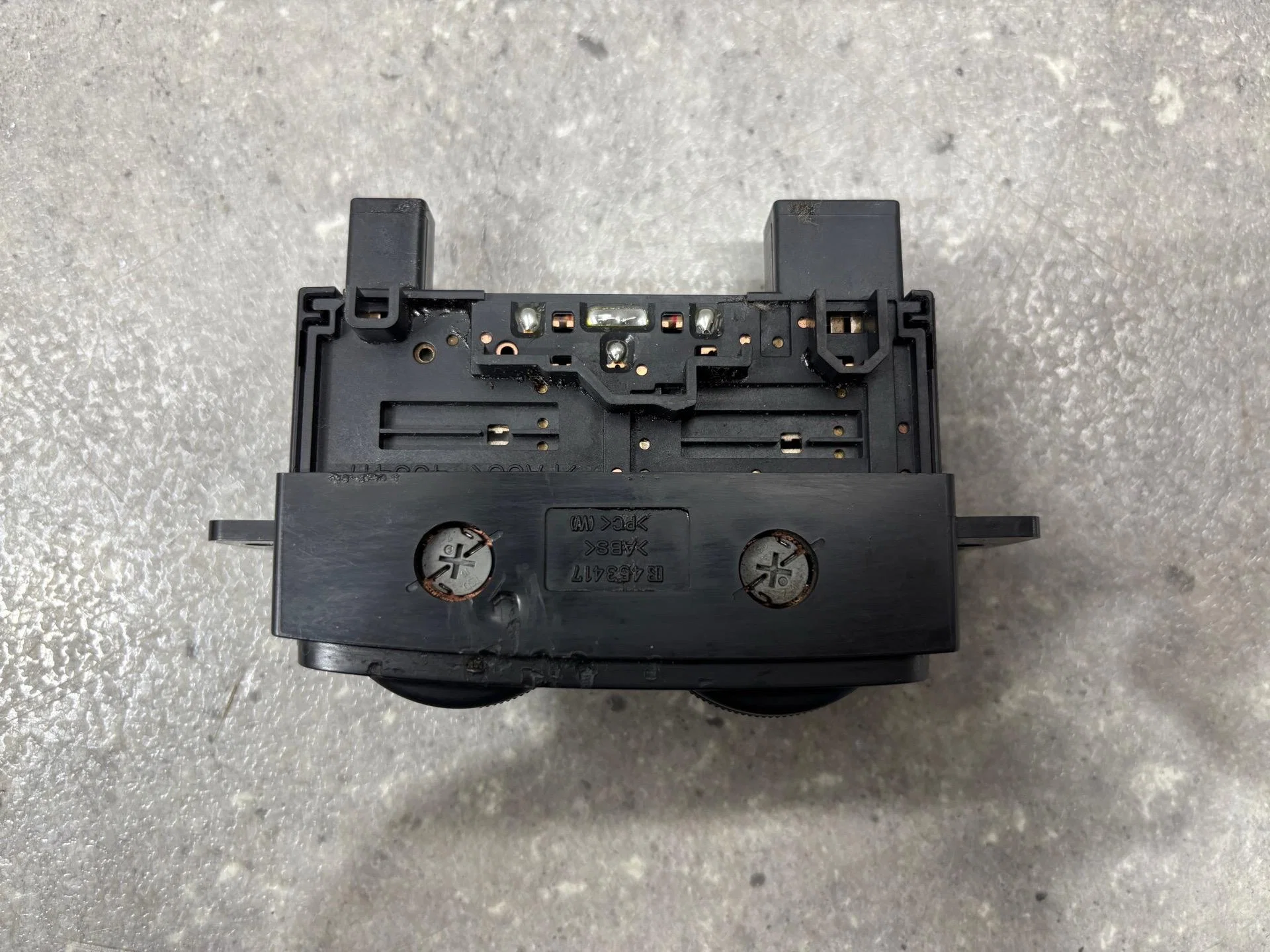 Кнопка обогрева сидений Toyota Avensis 8475105030 - миниатюра 5