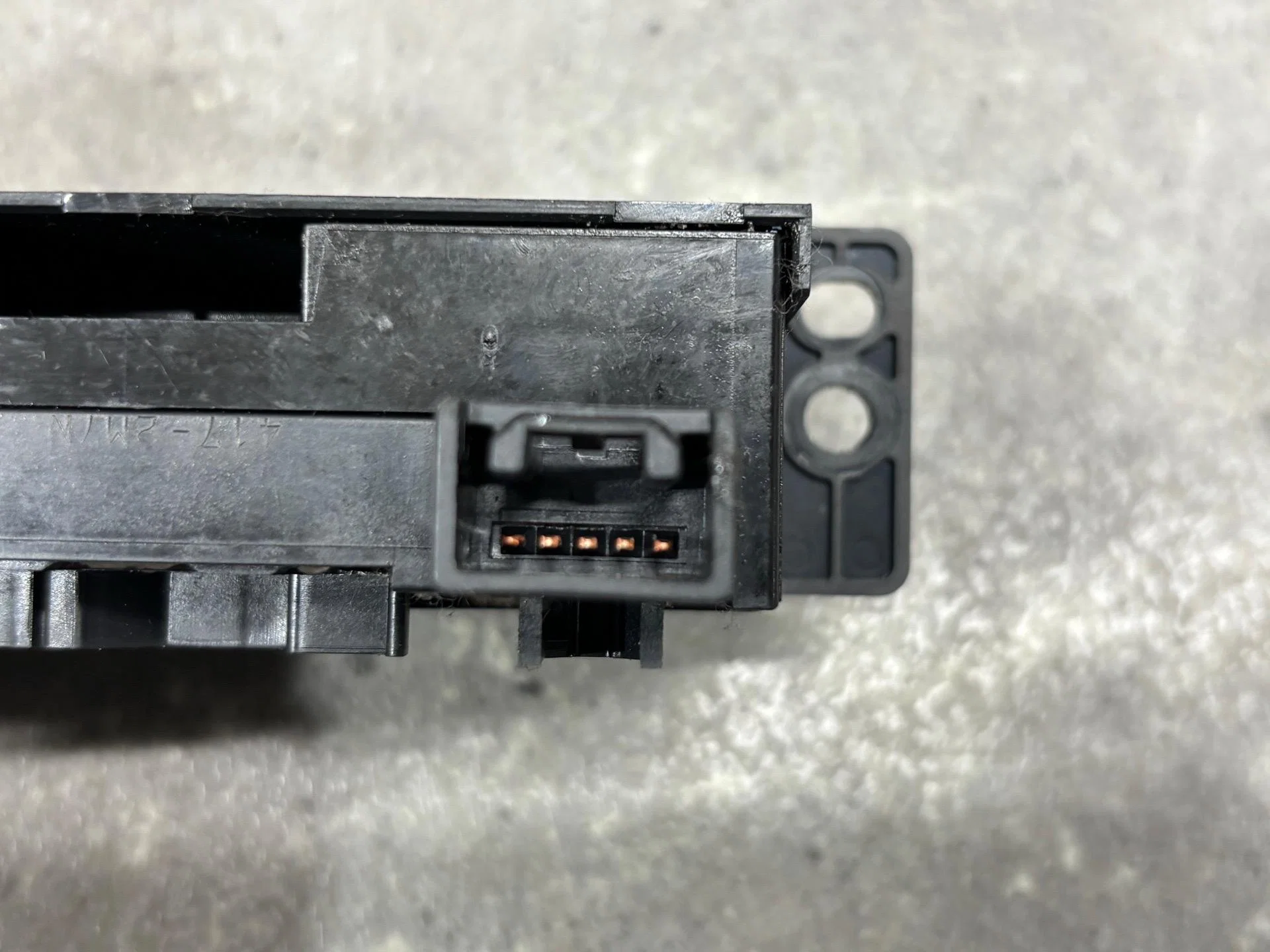 Кнопка обогрева сидений Toyota Avensis 8475105030 - миниатюра 7
