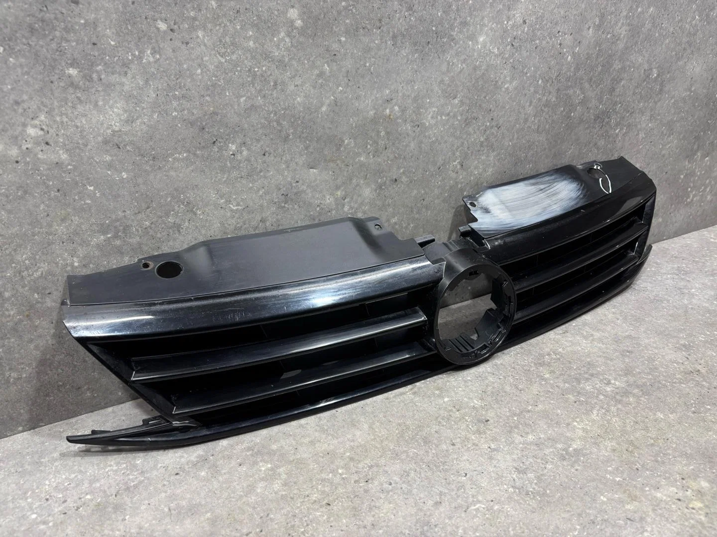 Решетка радиатора Volkswagen Jetta 6 рест. 162 - миниатюра 2