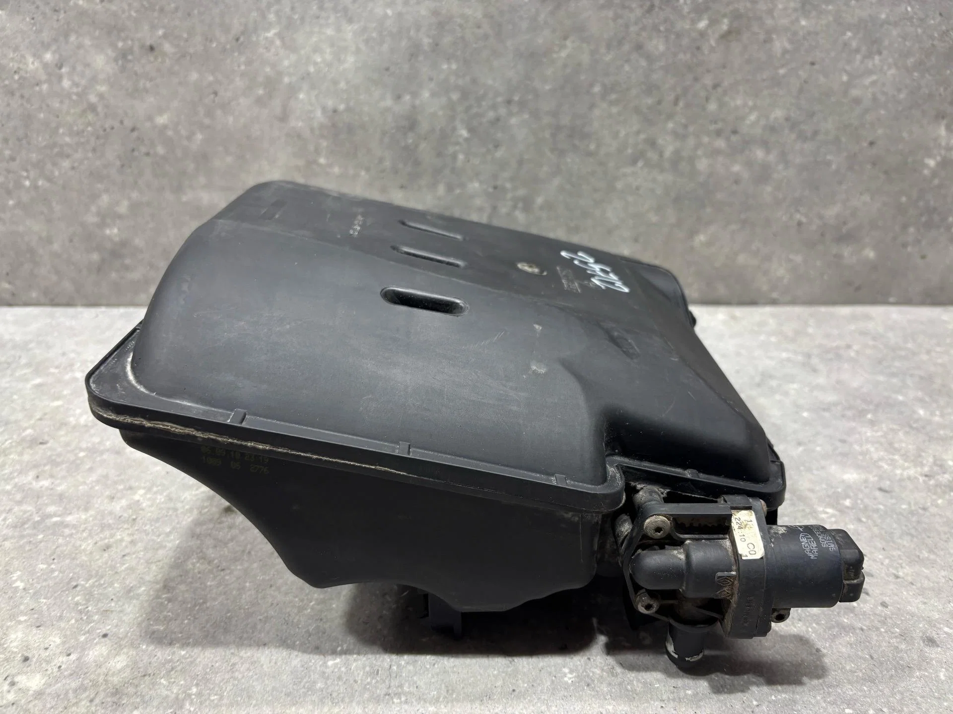 Корпус воздушногo фильтра Renault Symbol 2 LU01 - миниатюра 6