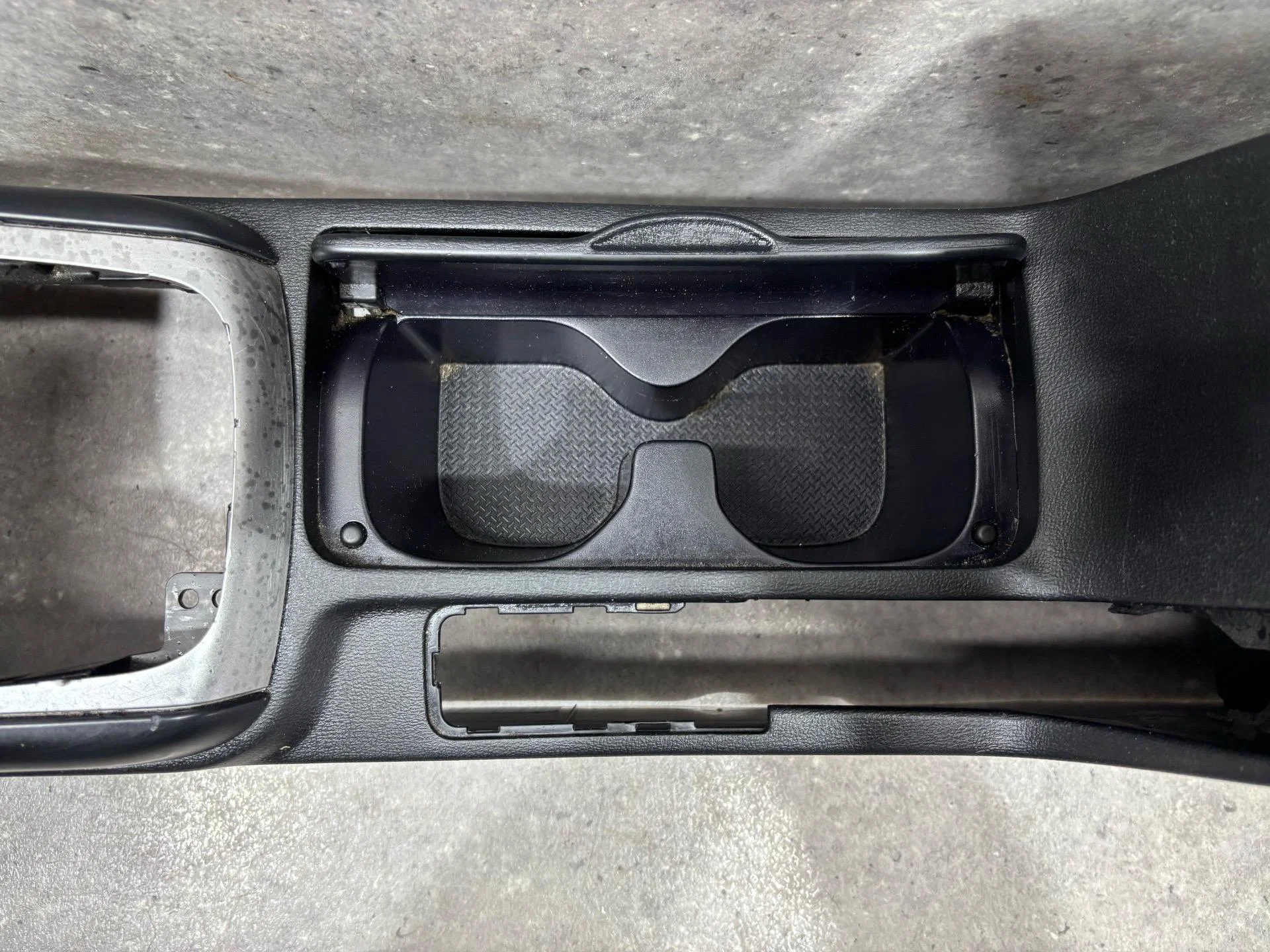 Консоль салона Hyundai Elantra 4 HD 2010 - миниатюра 8