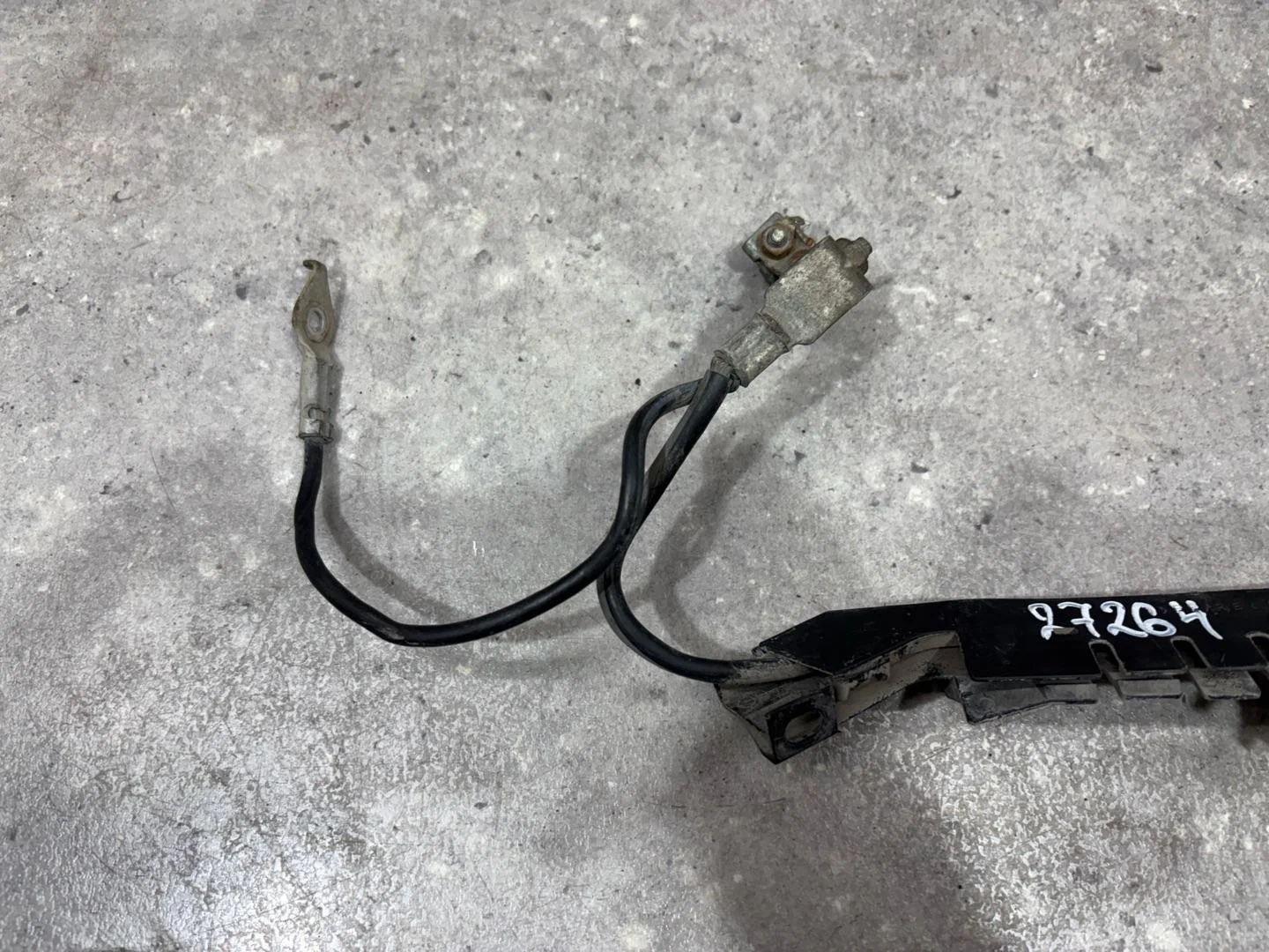 Клемма аккумулятора плюс Toyota Avensis 9008082044 - миниатюра 2