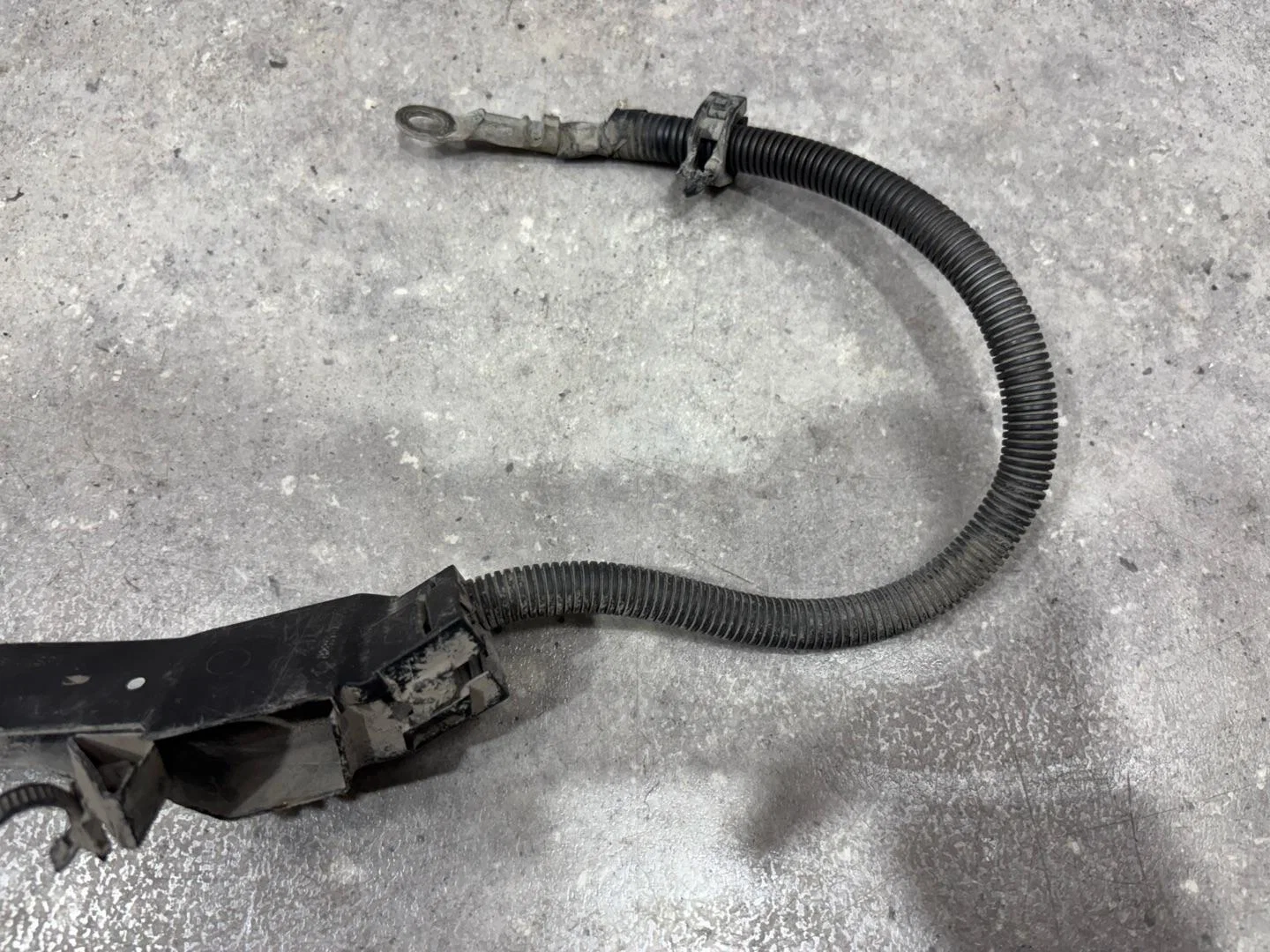 Клемма аккумулятора плюс Toyota Avensis 9008082044 - миниатюра 3