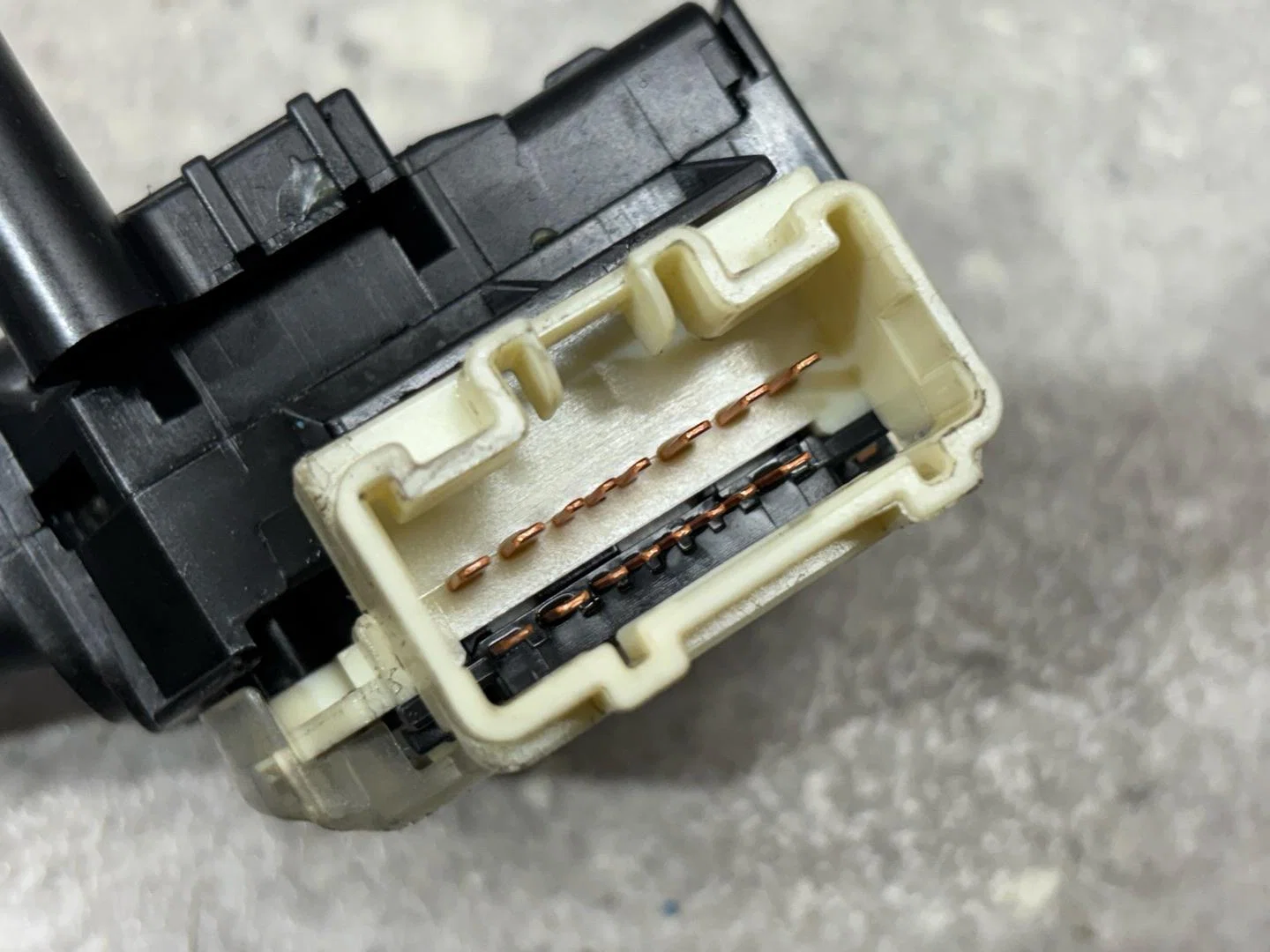 Переключатель поворотов Toyota Avensis 8414005100 - миниатюра 6
