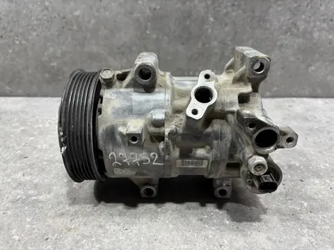 Компрессор кондиционера Toyota Corolla 11 E180