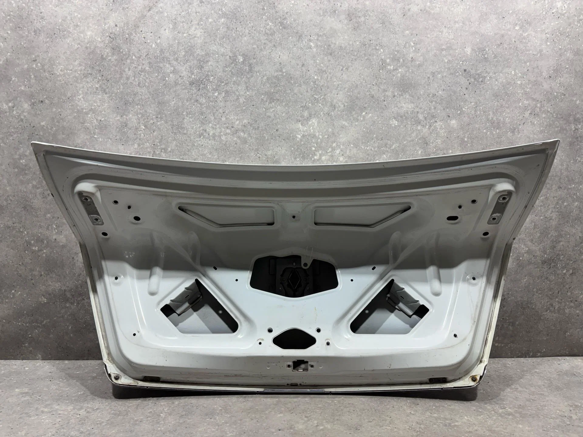 Крышка багажника Renault Symbol 2 LU01 2010 - миниатюра 10
