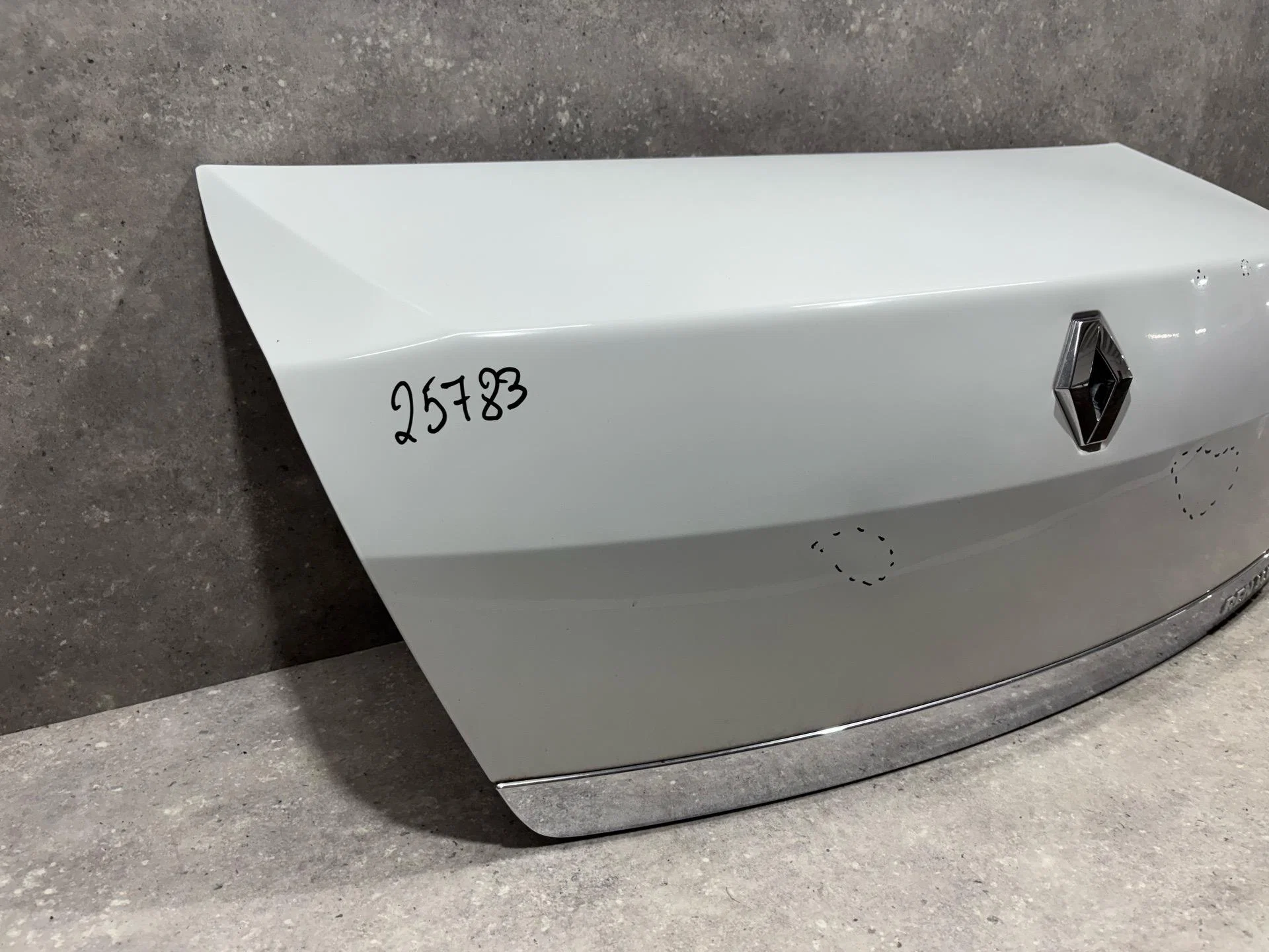 Крышка багажника Renault Symbol 2 LU01 2010 - миниатюра 2