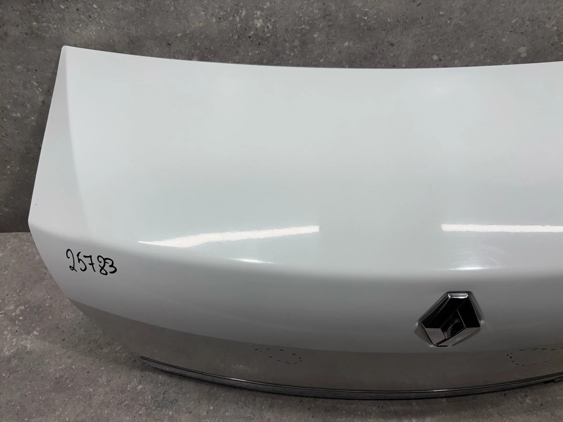 Крышка багажника Renault Symbol 2 LU01 2010 - миниатюра 4