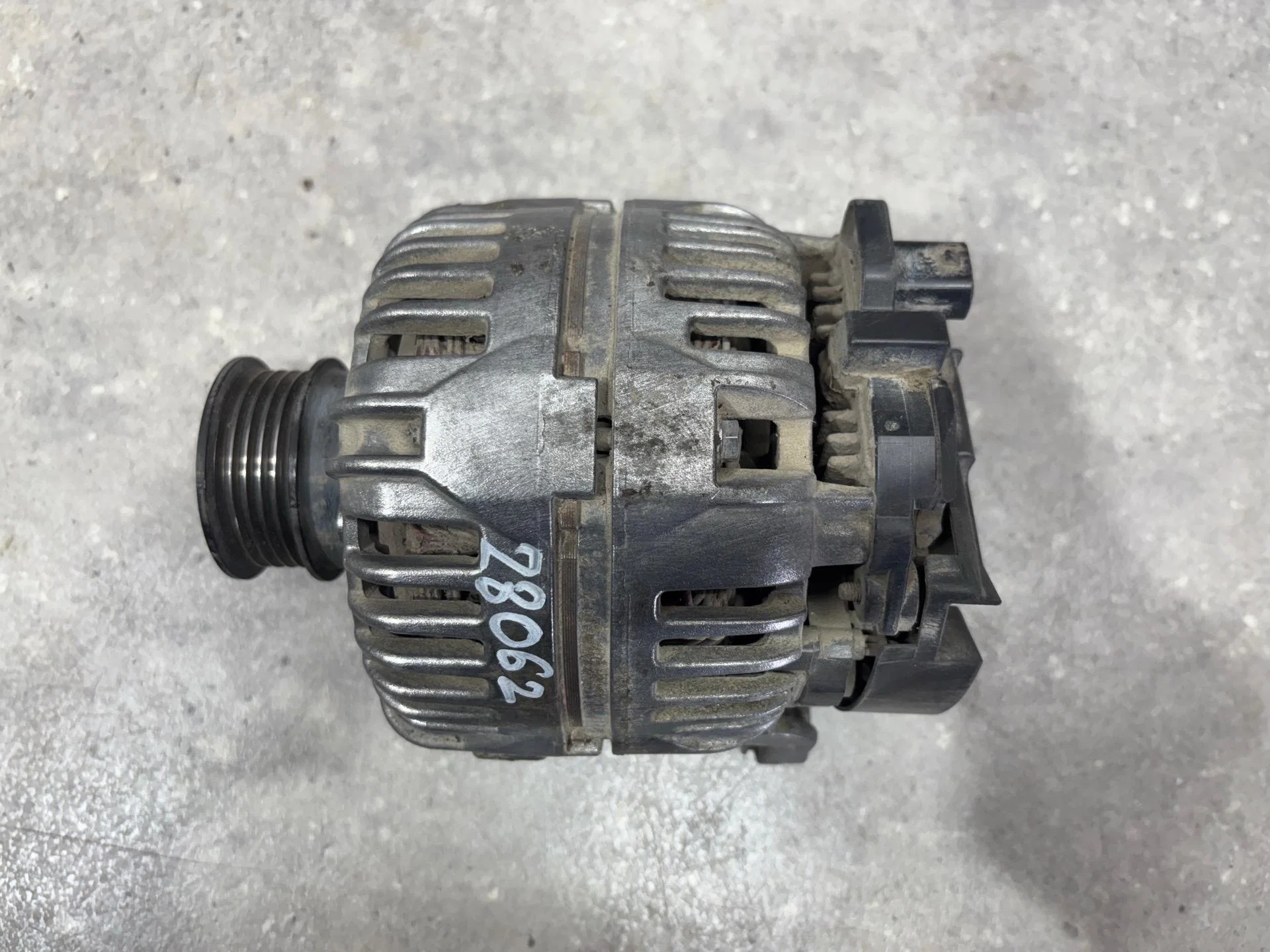 Генератор Opel Astra H рест. L48 2007 13229984 - миниатюра 2