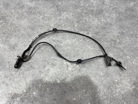 Датчик ABS передний левый Toyota Corolla 11 E180