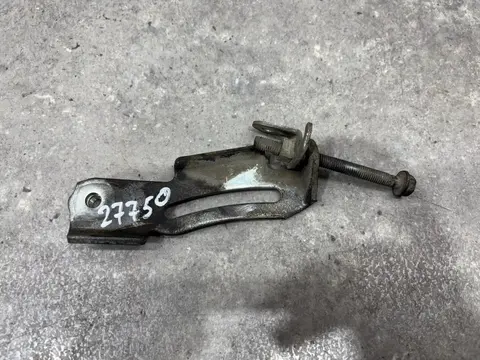 Кронштейн генератора Toyota Corolla 11 E180 NDE180