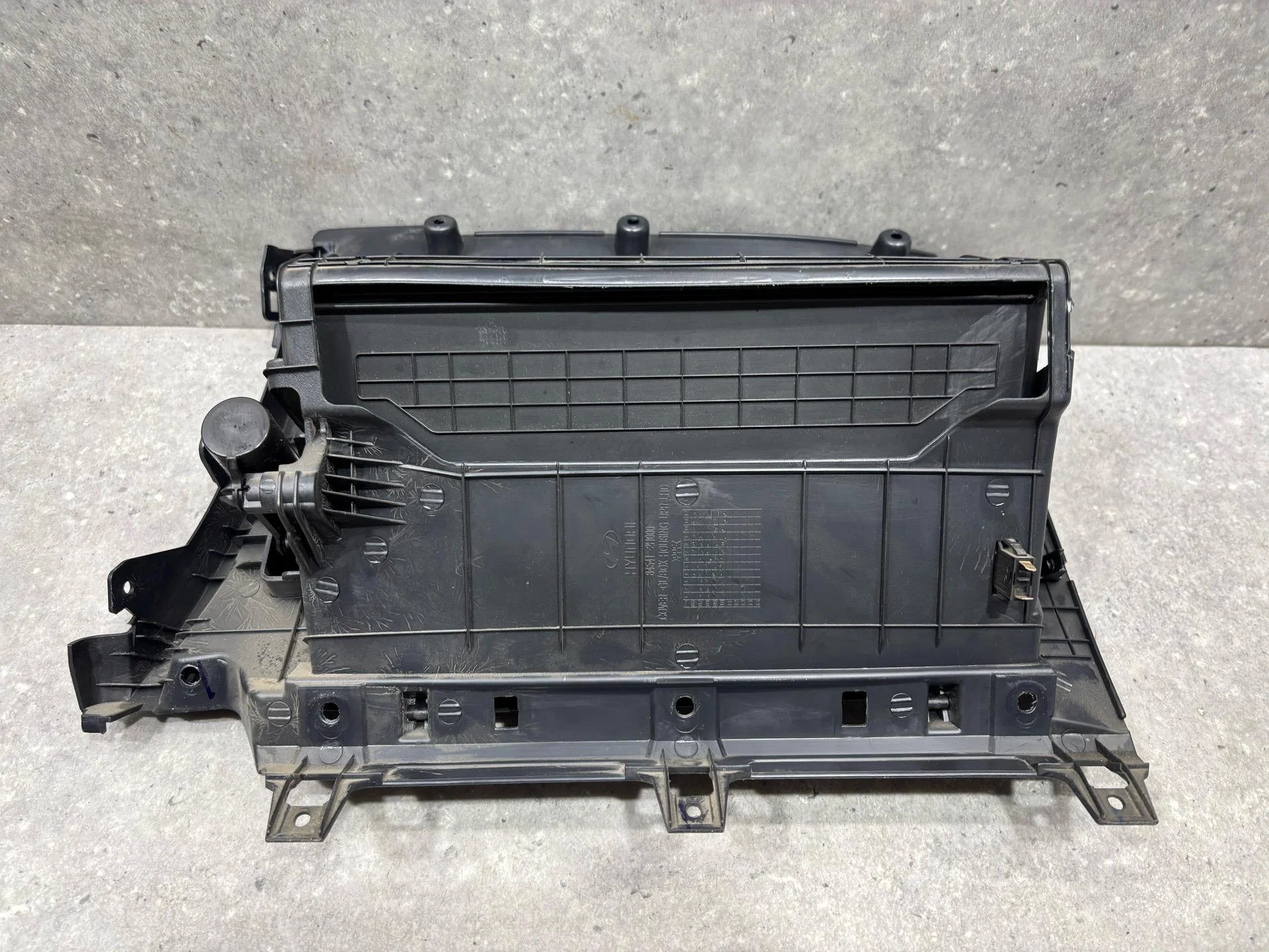 Бардачок Hyundai Elantra 4 HD 2010 845102H0009P - миниатюра 9
