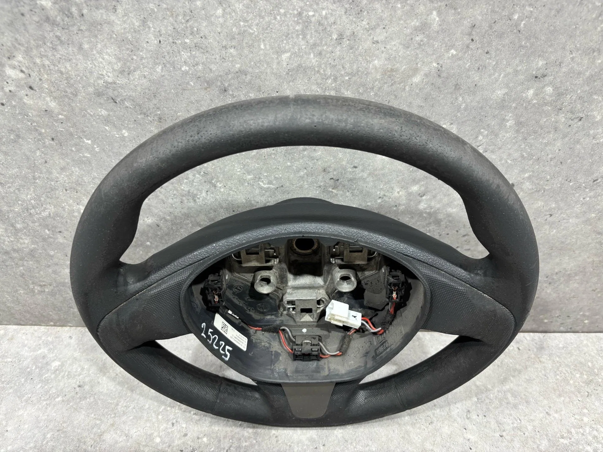 Руль Renault Logan 2 L8 2017 484009256R - миниатюра 4