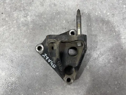 Кронштейн двигателя правый Toyota Corolla 11 E180