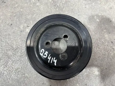 Шкив помпы Volkswagen Polo 5 6C1 2014 03D121028B