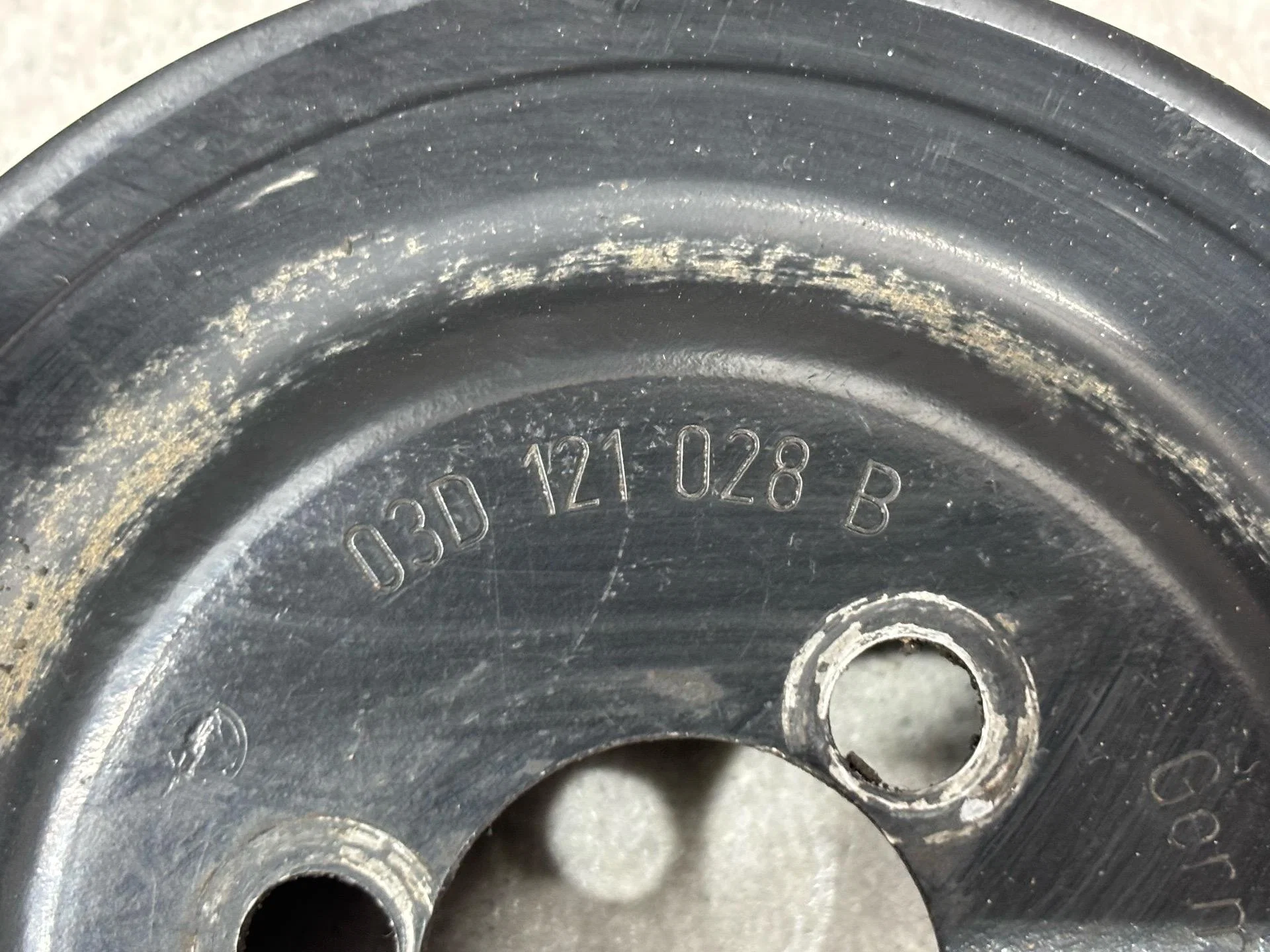 Шкив помпы Volkswagen Polo 5 6C1 2014 03D121028B - миниатюра 2