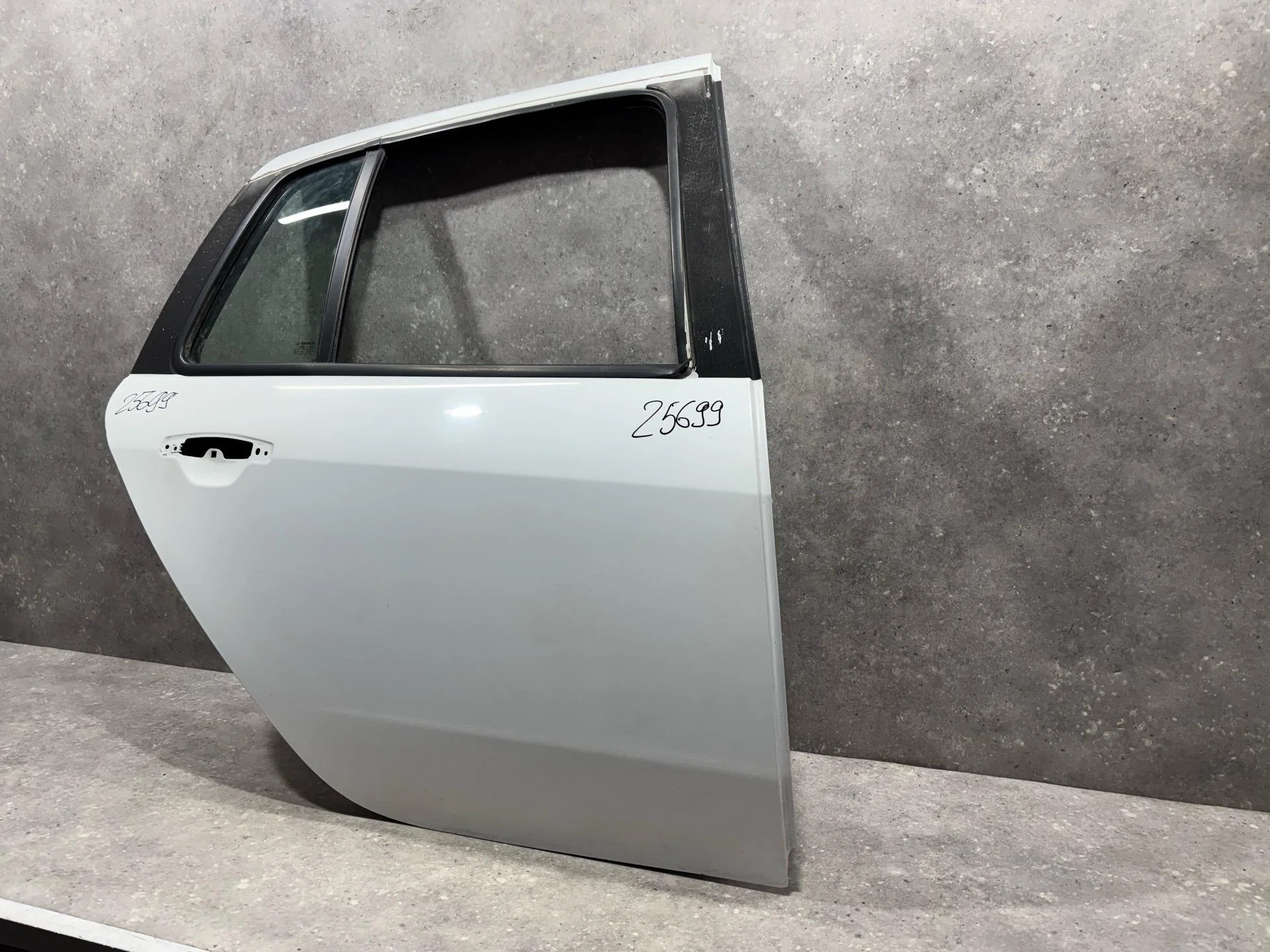 Дверь задняя правая Renault Symbol 2 LU01 2010 - миниатюра 2