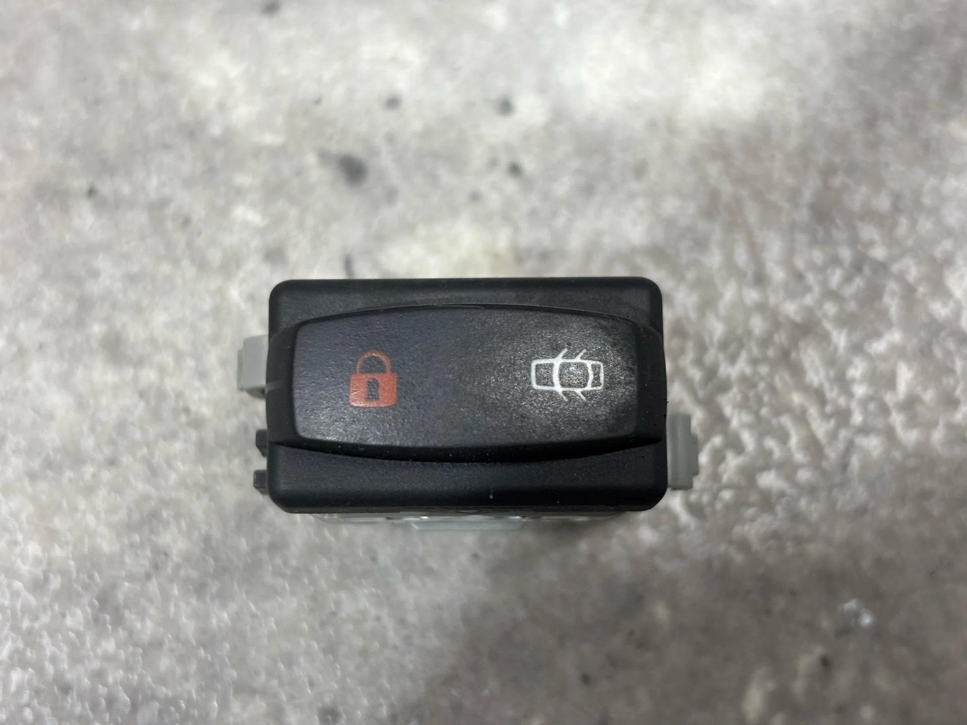 Кнопка центрального замка Renault Symbol 2 LU01 - изображение 1