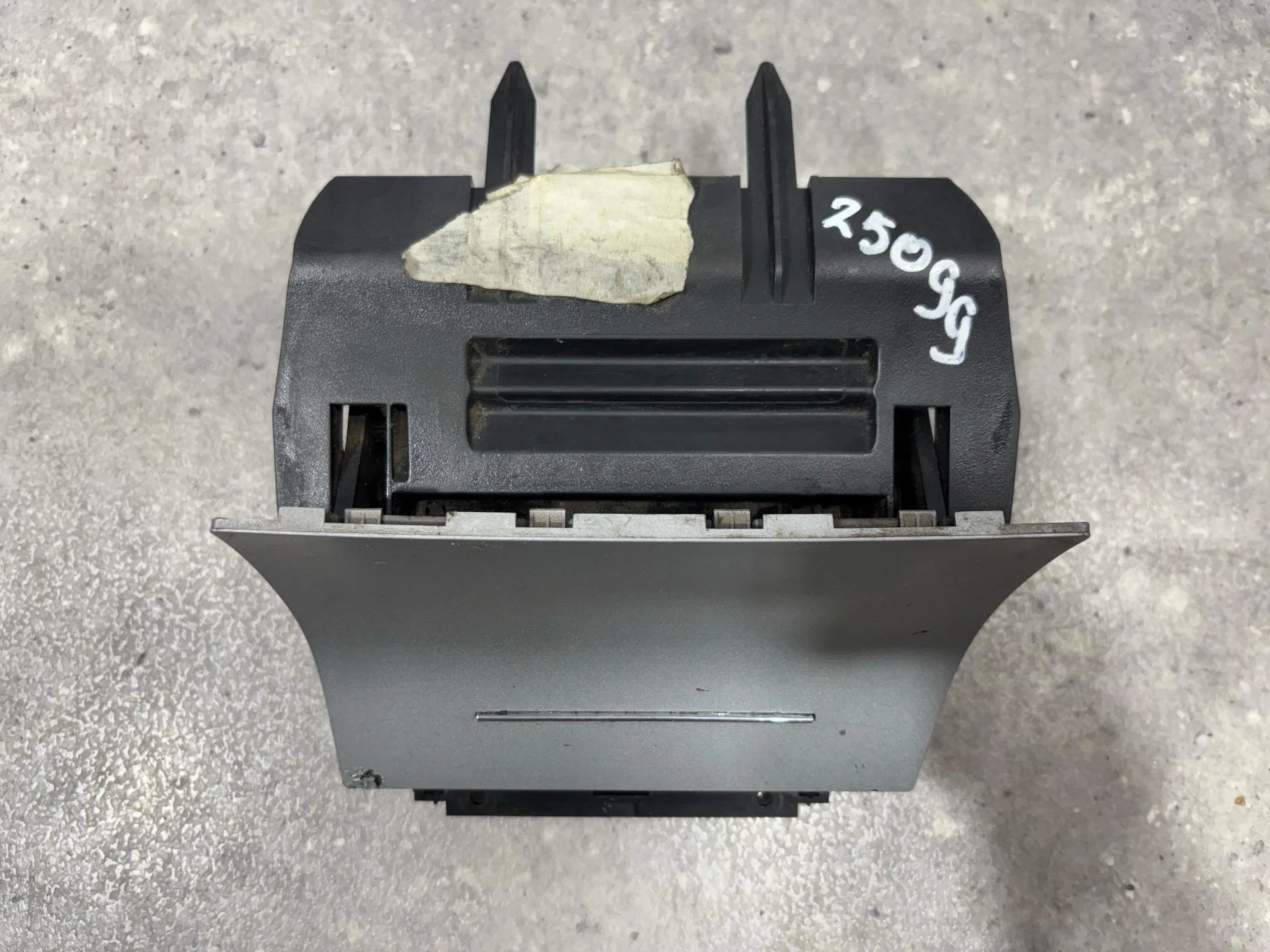 Пепельница передняя Skoda Octavia 2 рест. 1Z3 2013 - миниатюра 4