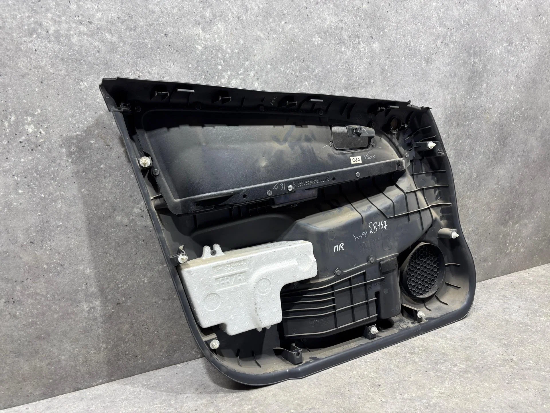 Обшивка двери передней правой Suzuki SX4 1 YA21S - миниатюра 7
