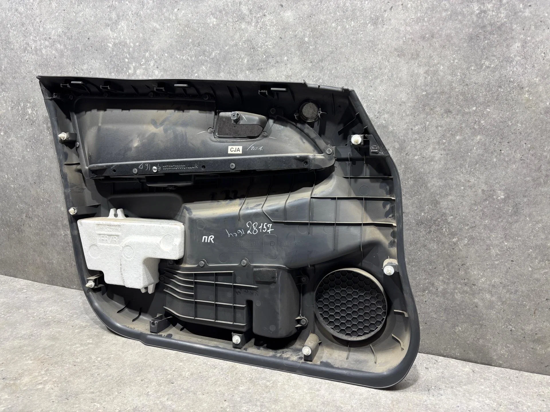 Обшивка двери передней правой Suzuki SX4 1 YA21S - миниатюра 8