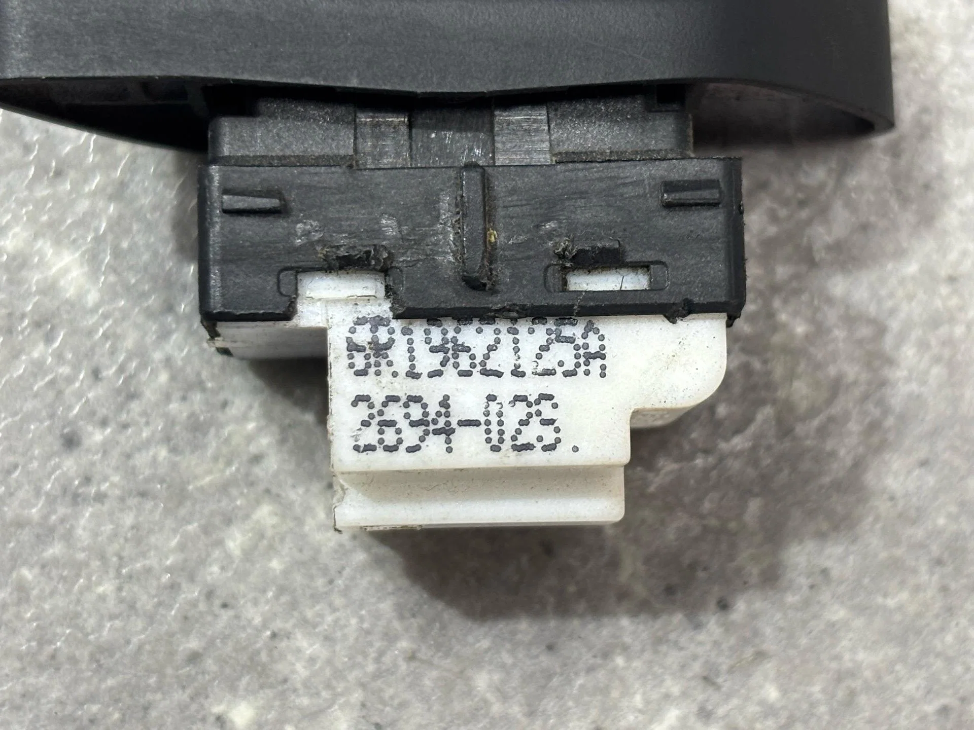 Кнопка центрального замка Volkswagen Polo 5 6C1 - миниатюра 4