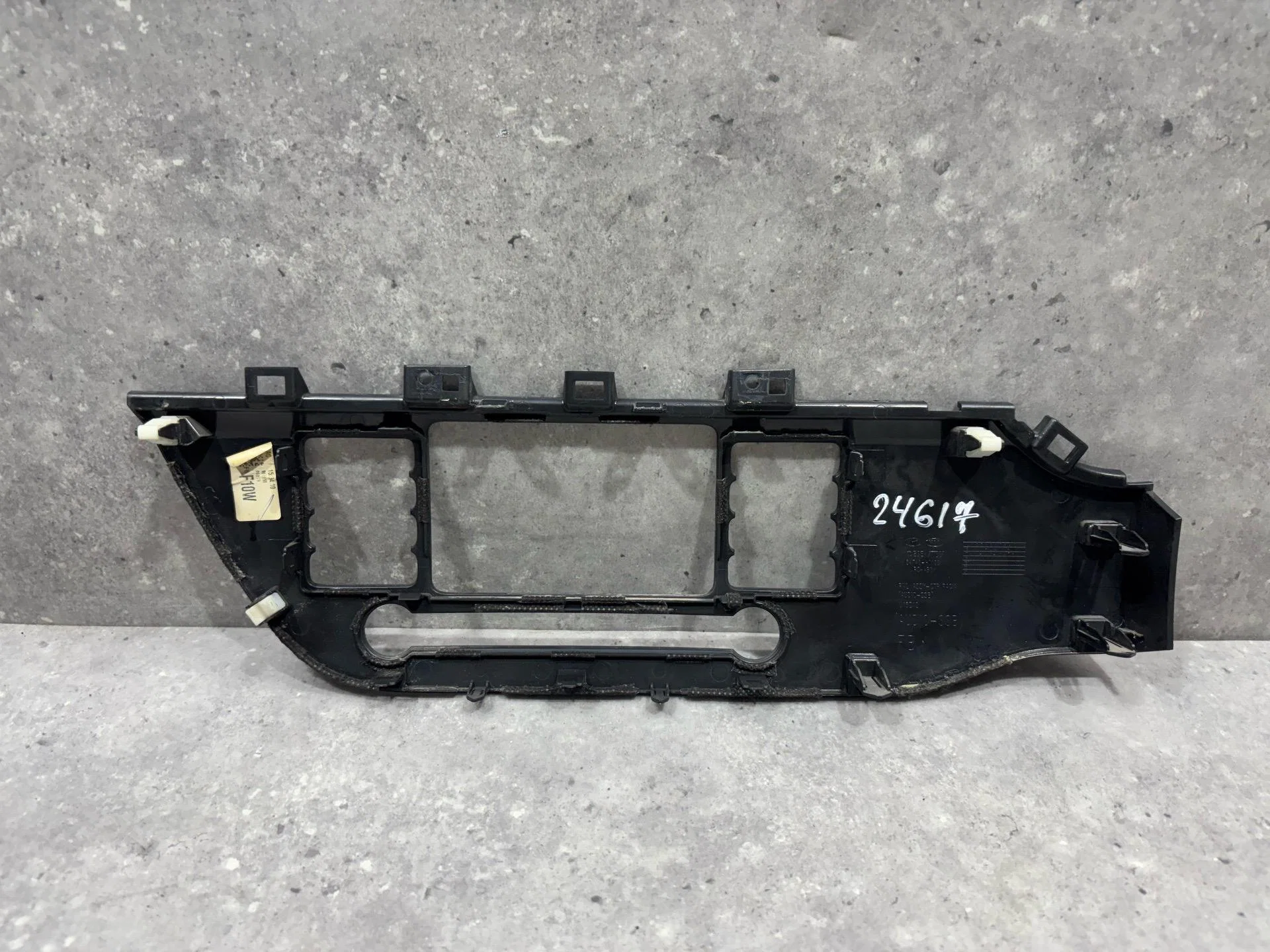 Рамка магнитолы Kia Rio 4 FB 2018 84740H0100WK - миниатюра 4