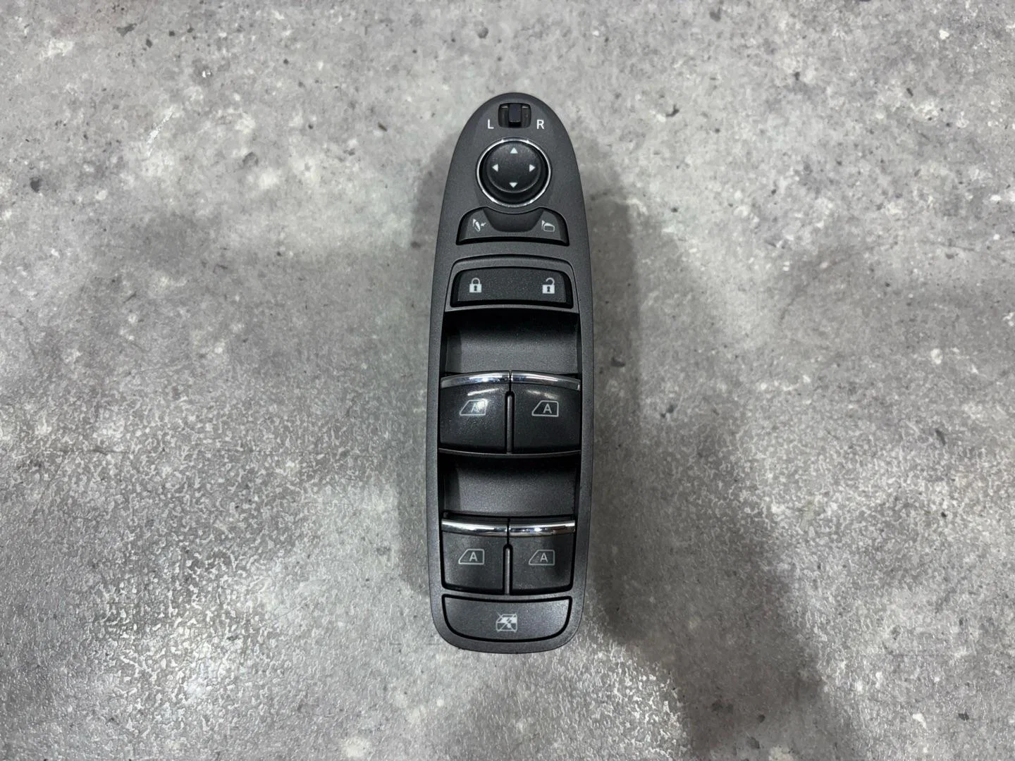 Блок управления стеклоподъемниками Infiniti QX60 - изображение 1