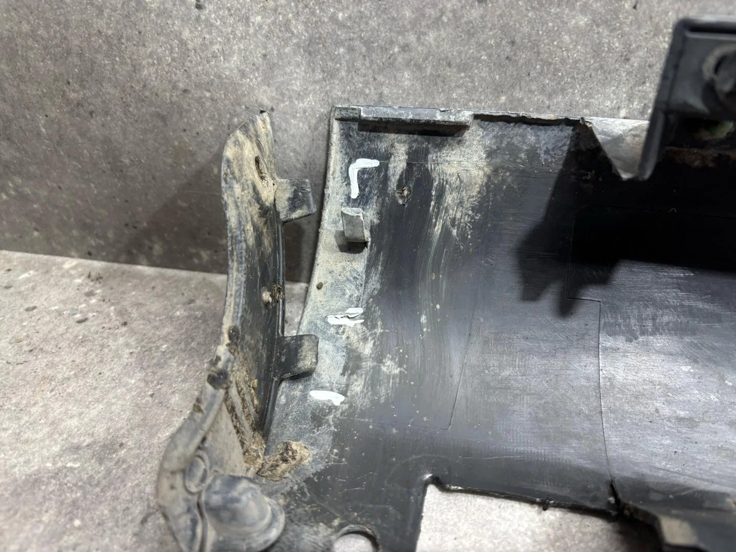 Накладка на порог правая Toyota Avensis 7585105010 - миниатюра 8