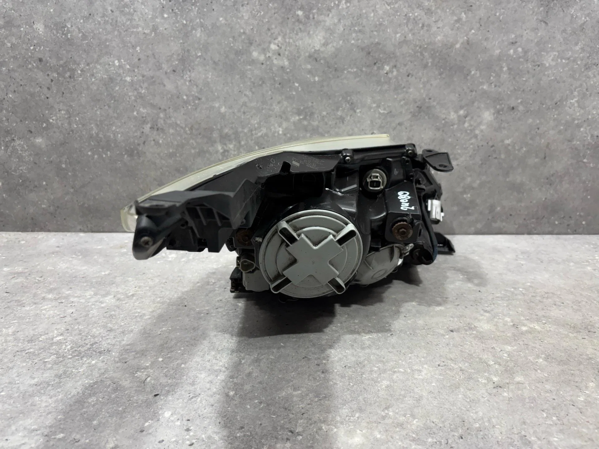 Фара левая Toyota Avensis 3 T270 ADT270 2010 - миниатюра 6