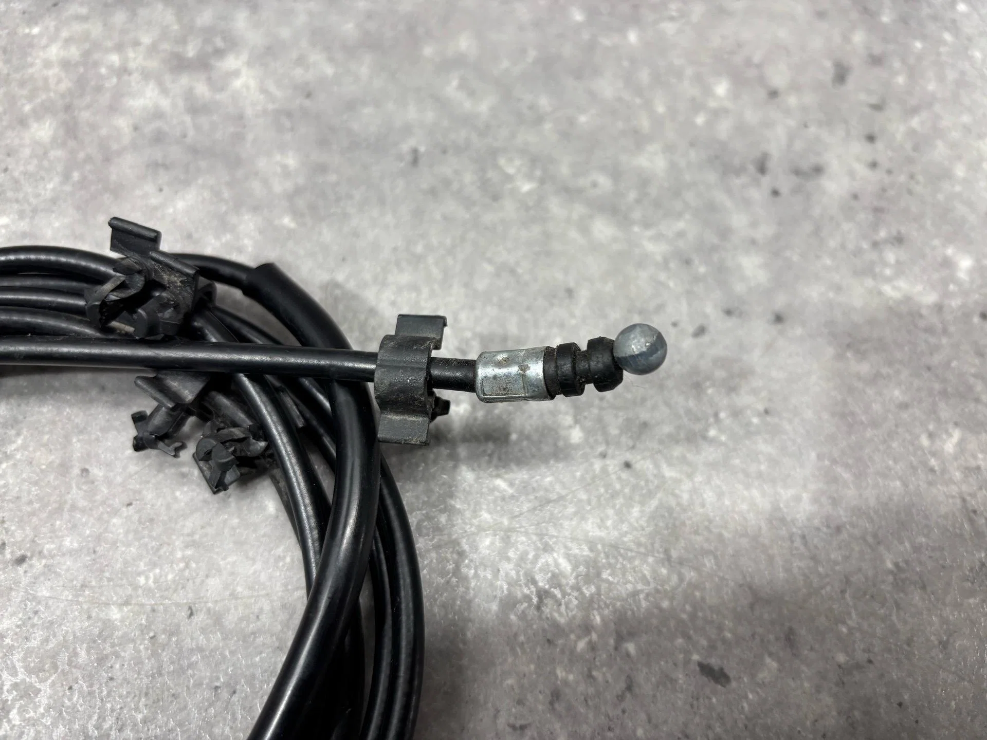 Трос капота Jetour X90 Plus 1 2023 F088402130 - миниатюра 2